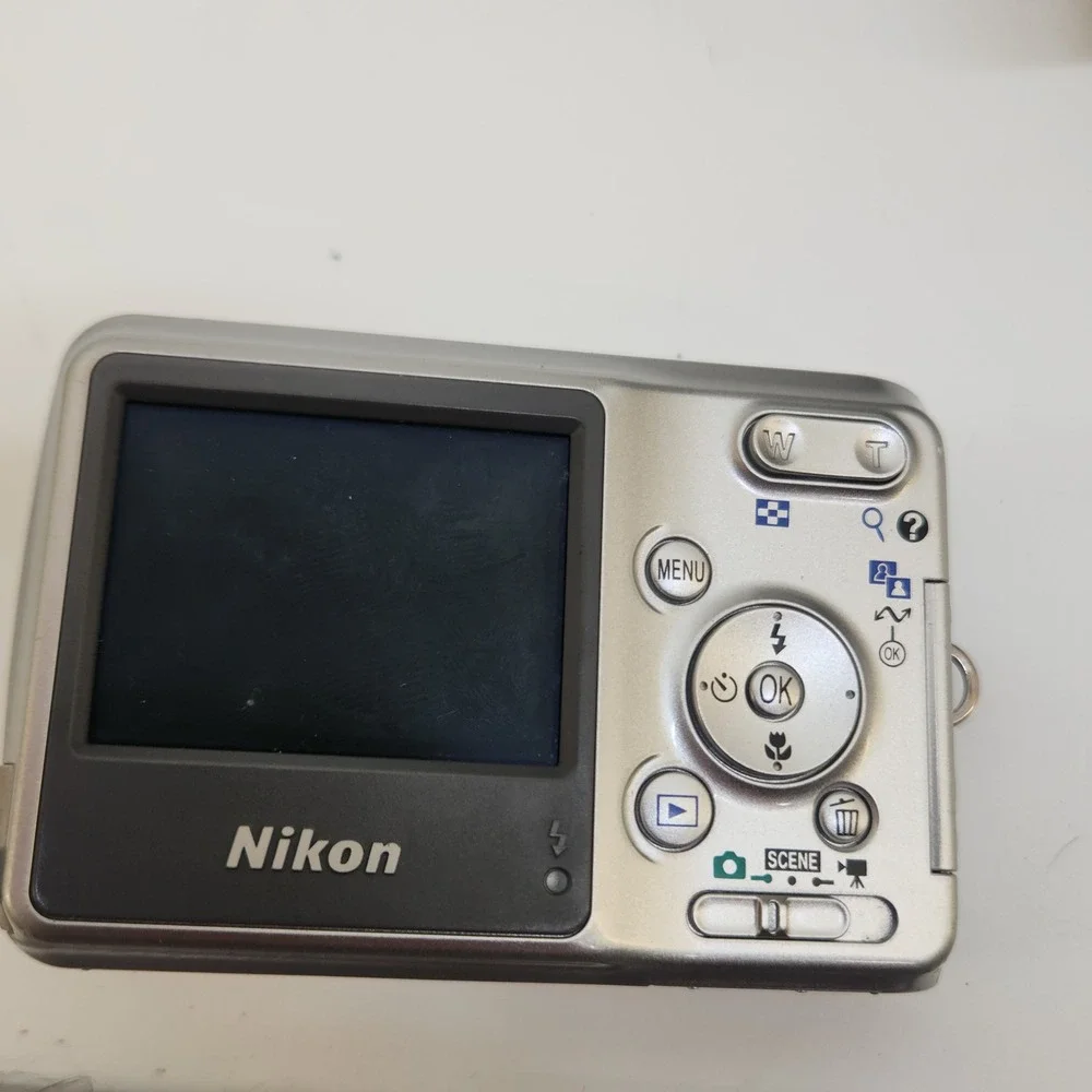 Vintage‎ Camera Lot Nikon Coolpix L3 Canon Snappy LX Polaroid Spectra Parts Read